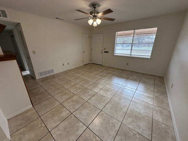 Foto del edificio - 5101 Chisholm Trail