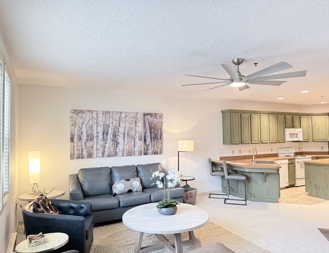 Foto del edificio - 1325 S Hwy 89