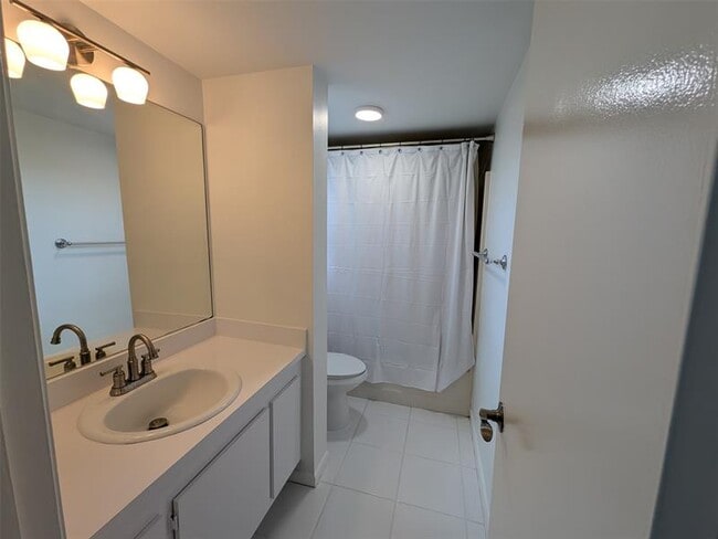 Foto del edificio - 21915 Lake Forest Cir