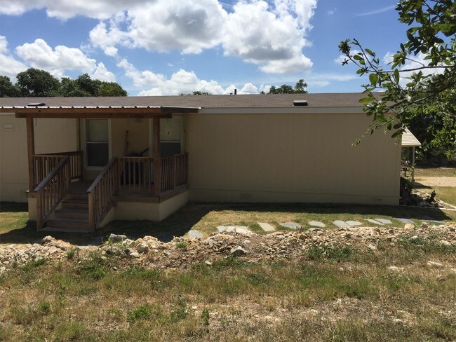 Building Photo - 300 Oak Meadows
