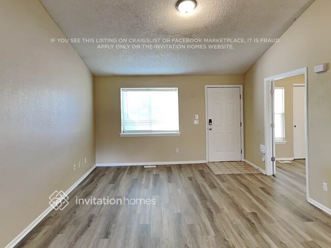 Building Photo - 4331 S Fundy St