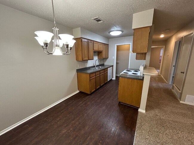 Building Photo - 4916 Brianhill Dr