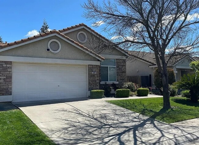 Building Photo - 9919 Tarzo Way