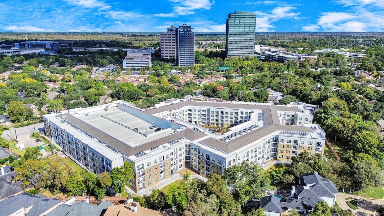 Primary Photo - 15635 Memorial Dr