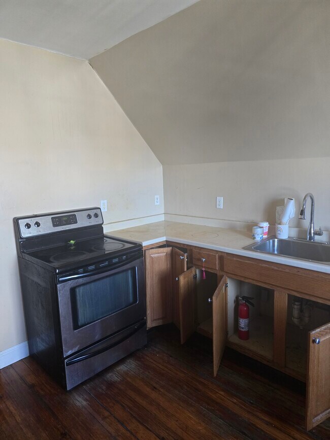 Foto del edificio - 38 Claybourne St