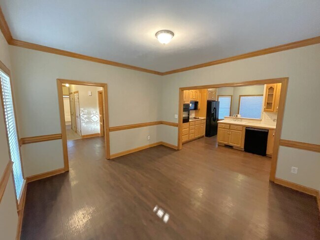 Building Photo - 2458 Windingbrook Dr