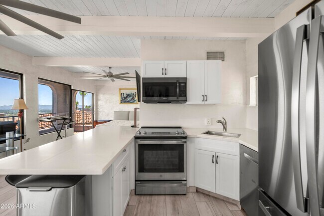 Foto del edificio - 6900 N Highlands Dr