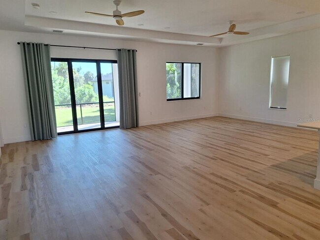 Foto del edificio - 289 Albatross Rd