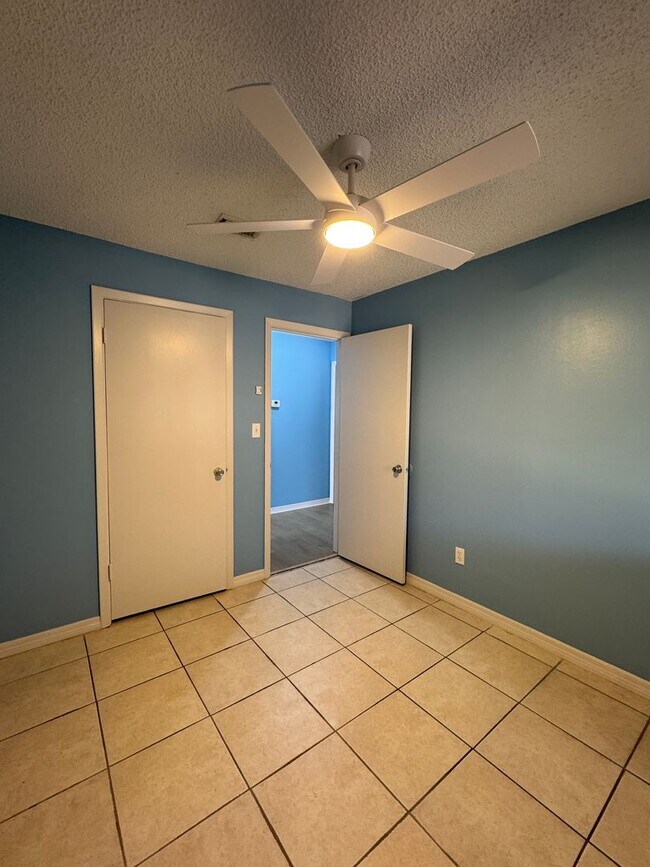 Foto del edificio - Comfortable Duplex for Lease!