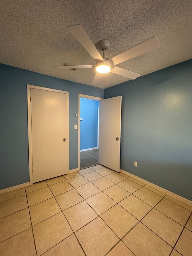 Photo - Comfortable Duplex for Lease! House