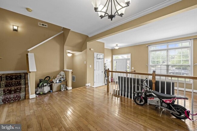 Building Photo - 645 McLeary Square SE