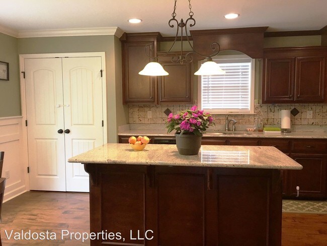 Foto del edificio - 3 br, 2 bath House - 4049 Nelson Hill