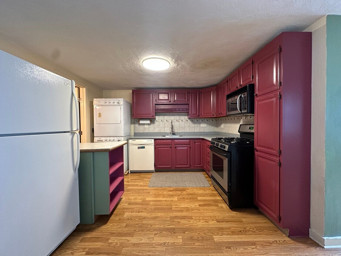 Primary Photo - 121 Spring St