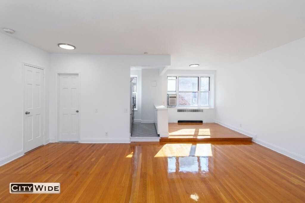 Primary Photo - West 55th Street