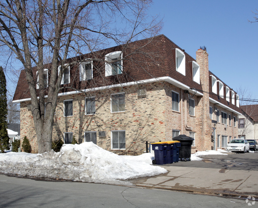 Building Photo - Walnut Apartments