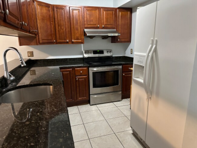 Building Photo - 222 Spring House Ln