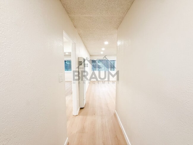 Building Photo - 4636 Laurel Canyon Blvd