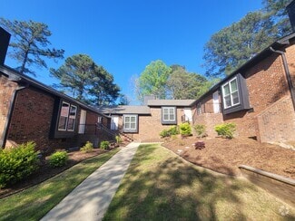 Building Photo - 535 Coronation Dr