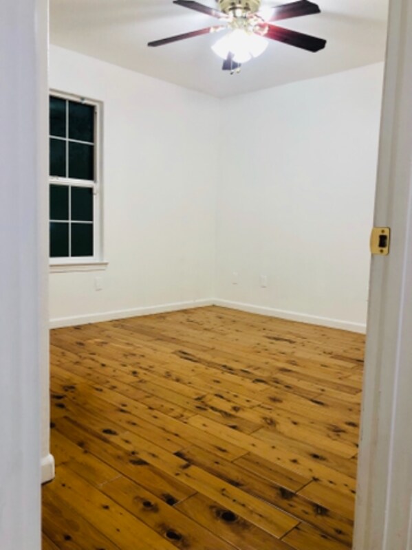 Building Photo - 128 E Main St