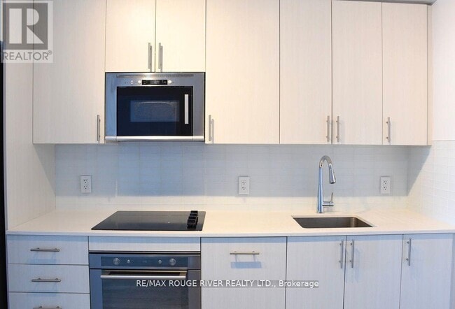 Photo du bâtiment - 2550 Simcoe St N