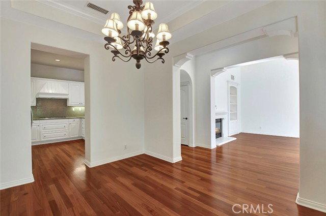Building Photo - 51 Mandria