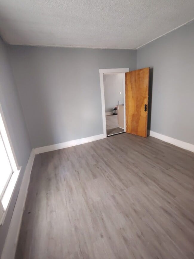 Foto del edificio - 703 E Franklin St