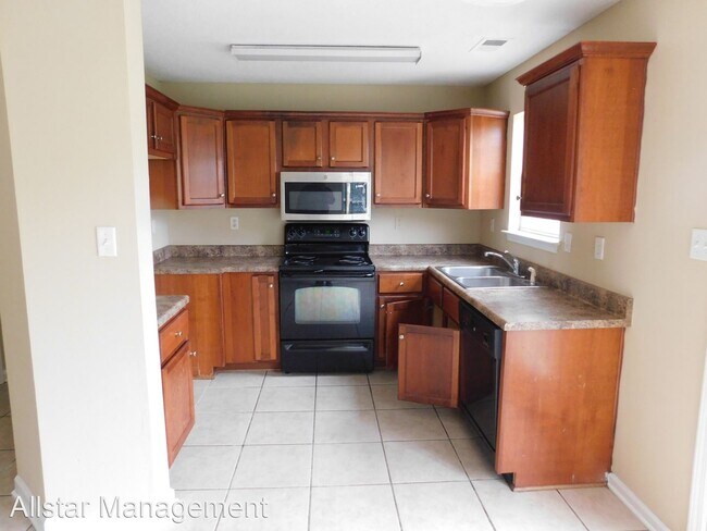 Building Photo - 3 br, 2.5 bath House - 124 Flower Circle