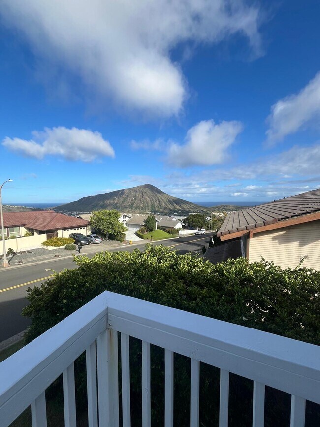 Foto del edificio - 956 Kaluanui Rd