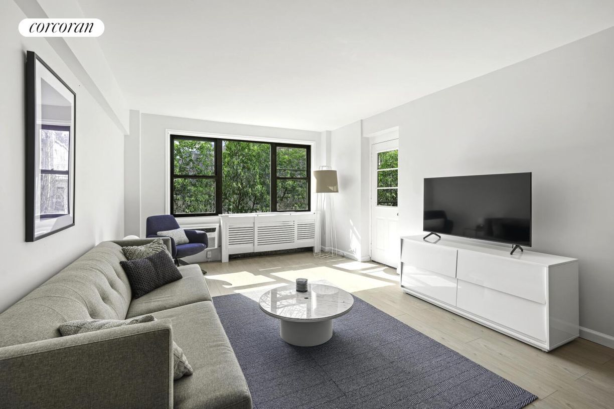 Foto principal - 408 W 57th St