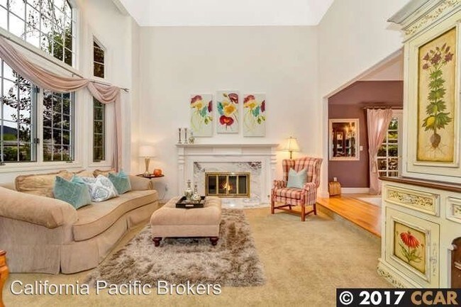 Building Photo - 621 Blue Spruce Dr