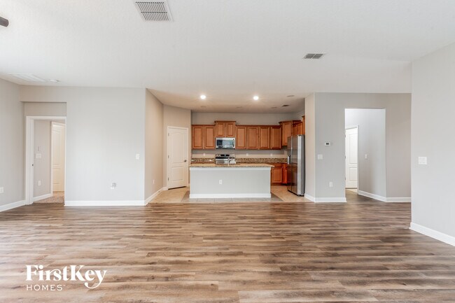 Foto del edificio - 20241 Merry Oak Ave