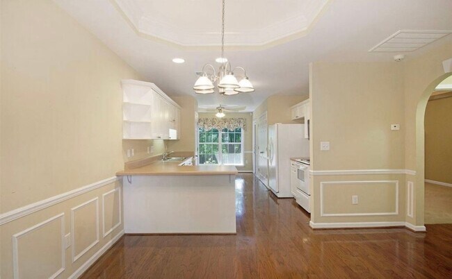 Foto del edificio - 121 Hayesbury Ct