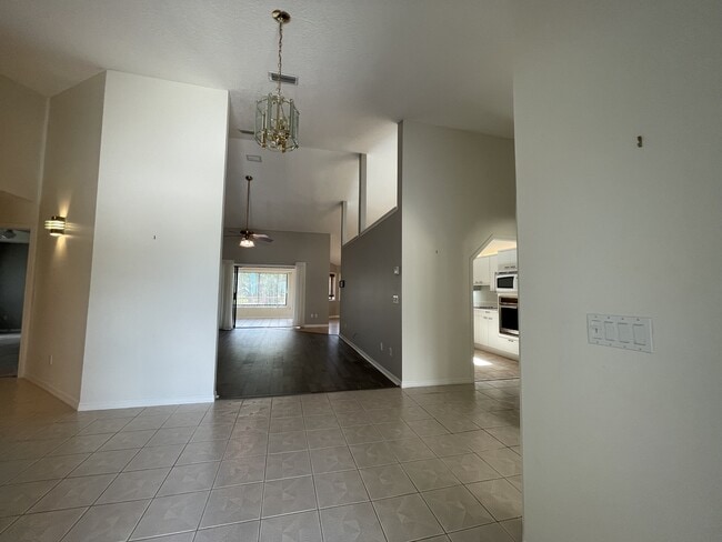 Building Photo - 20 Conley Ct