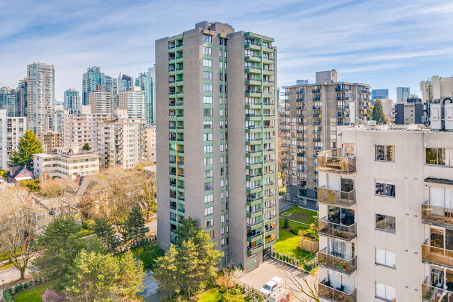 Building Photo - Barclay Towers