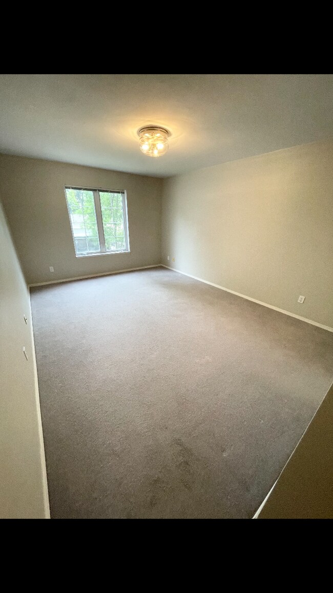 Foto del edificio - 2457 N Lynndale Dr