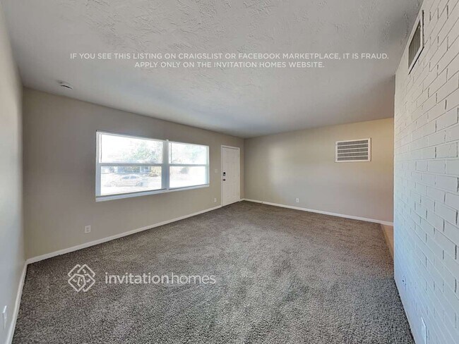 Foto del edificio - 1355 Stratford Dr