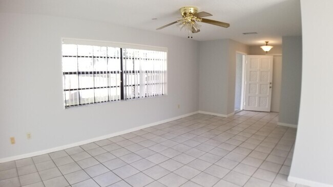 Foto del edificio - 682 Americana Blvd NE