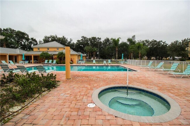 Building Photo - 3790 Pinebrook Cir