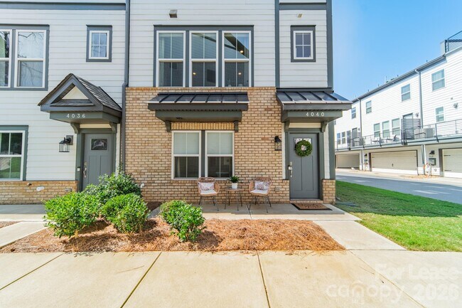Foto del edificio - 4040 Hidden Oaks Dr