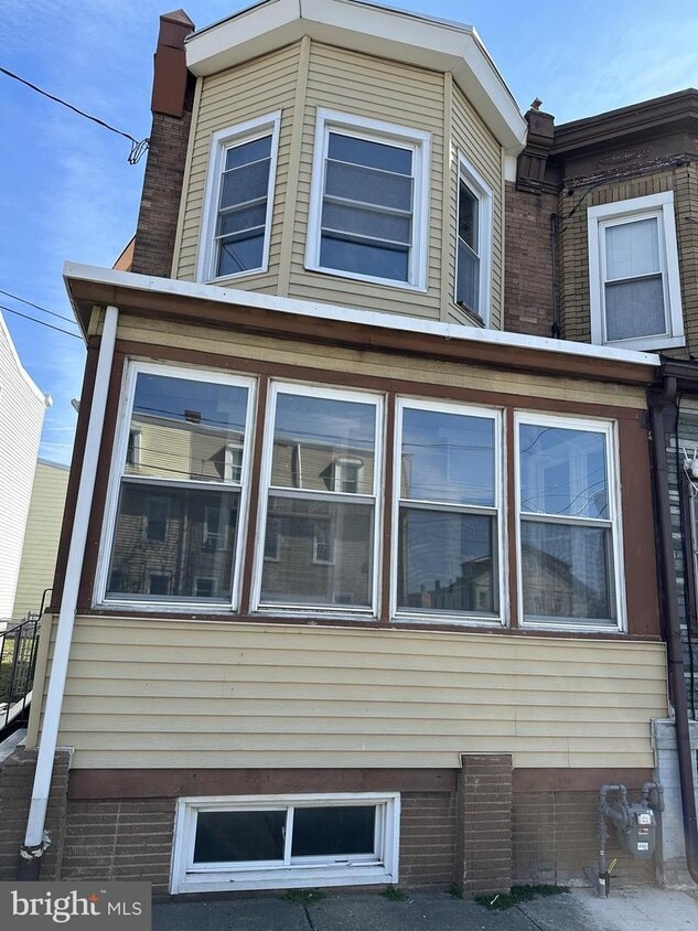 20 S Sussex St, Gloucester City, NJ 08030 Townhome Rentals in