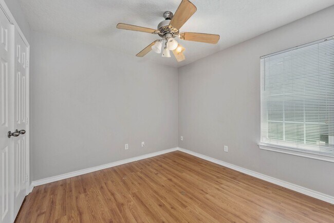 Building Photo - AUGUST PRE-LEASE! Incredible 4 Bed 3 Bath ...