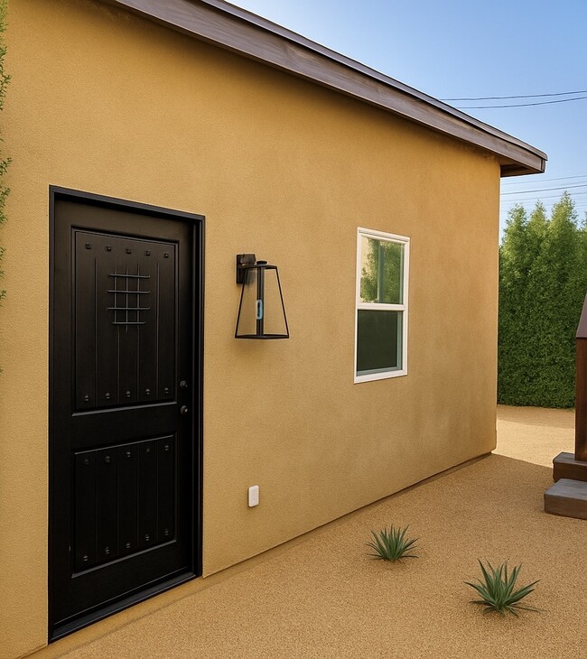 Building Photo - 1106 5th Ave