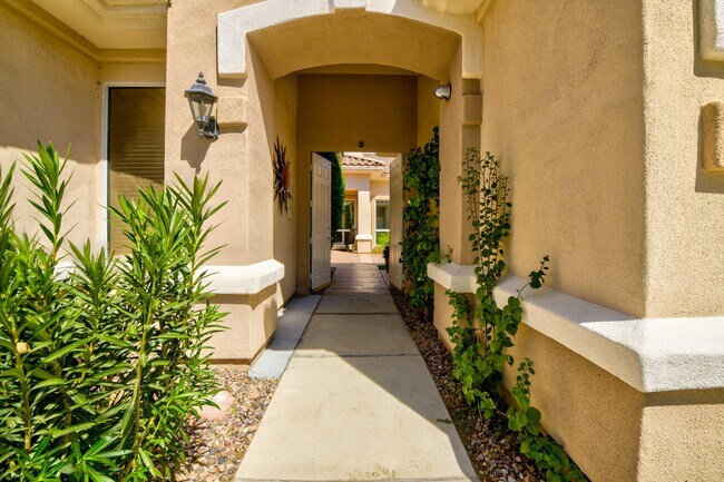 Foto del edificio - 78652 Alliance Way