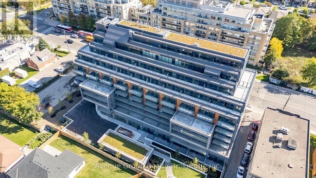 Photo du bâtiment - 700 Sheppard Ave W