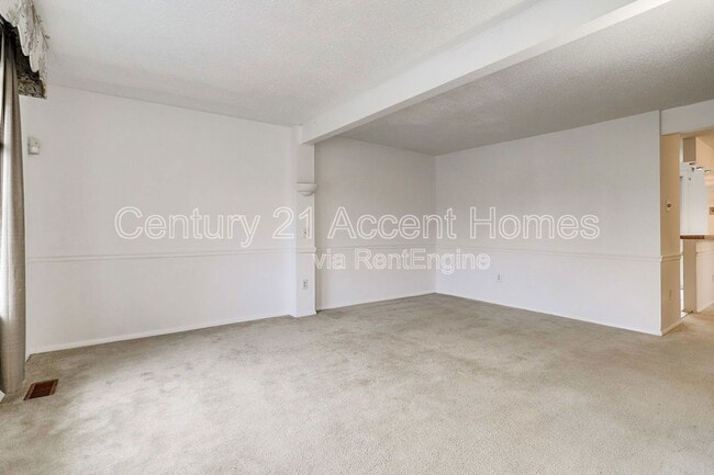 Building Photo - 5328 Larochelle Ct