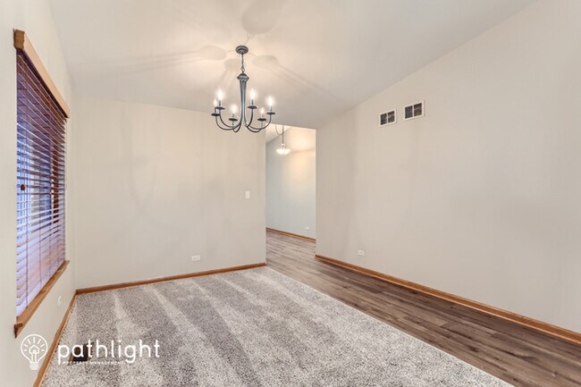 Foto del edificio - 924 Deer Trail Drive