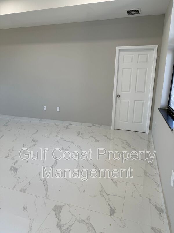 Foto del edificio - 1914 NE 18th Ave