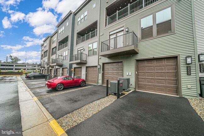 Foto del edificio - 2250 Woodland Gap Terrace