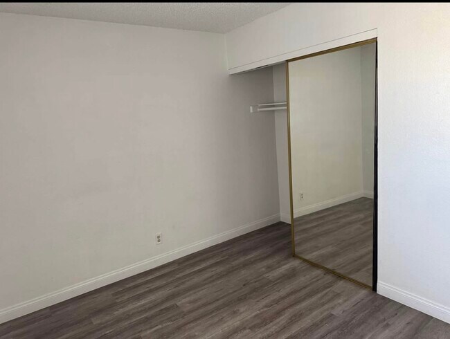 Master bedroom - 1835 N Bruce St