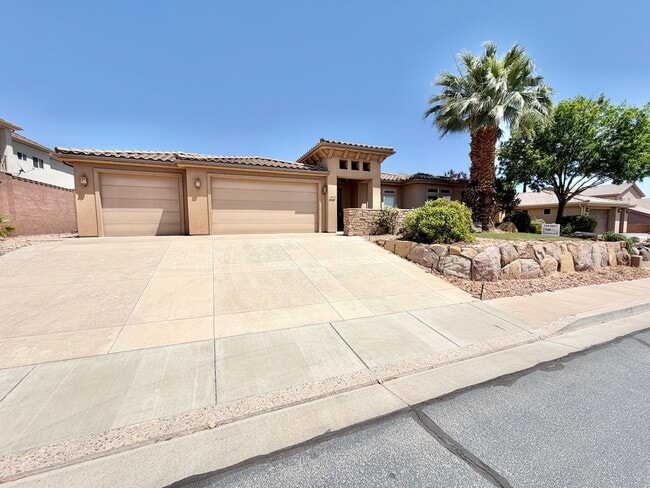 Building Photo - 2176 N Gunsight Dr